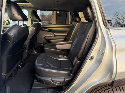 2021 Toyota Highlander XLE   - Photo 9 - North Logan, UT 84341