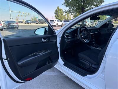 2020 Kia Optima LX   - Photo 8 - North Logan, UT 84341