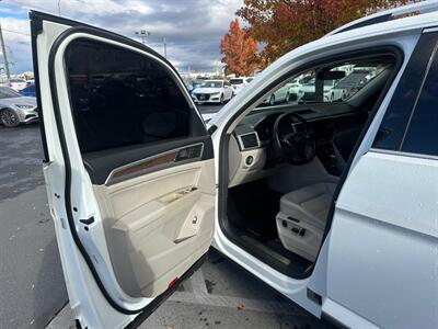 2018 Volkswagen Atlas V6 SEL Premium 4Motion   - Photo 12 - North Logan, UT 84341