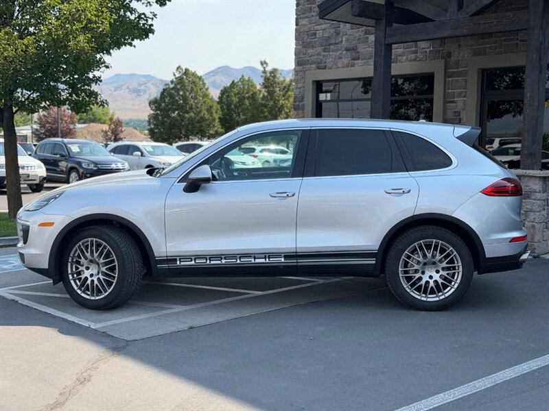 2018 Porsche Cayenne S  
