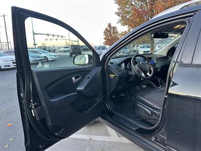 2013 Hyundai Tucson GLS   - Photo 9 - North Logan, UT 84341