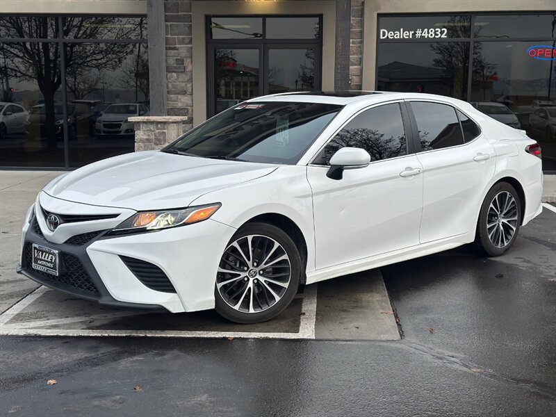 2018 Toyota Camry SE   - Photo 1 - North Logan, UT 84341