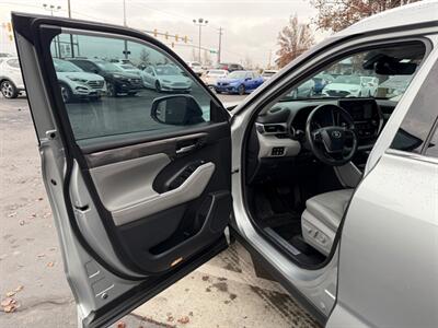 2020 Toyota Highlander Hybrid Limited   - Photo 12 - North Logan, UT 84341