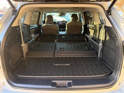 2020 Toyota Highlander Hybrid Limited   - Photo 7 - North Logan, UT 84341