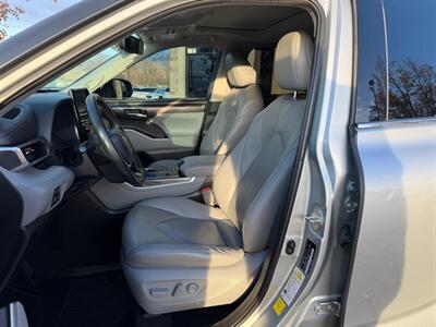 2020 Toyota Highlander Hybrid Limited   - Photo 12 - North Logan, UT 84341