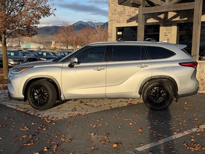 2020 Toyota Highlander Hybrid Limited   - Photo 2 - North Logan, UT 84341
