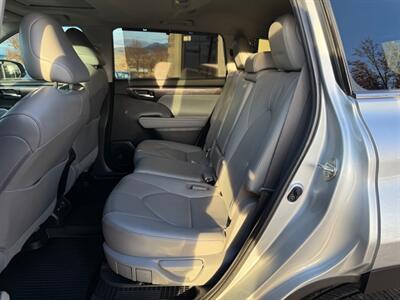 2020 Toyota Highlander Hybrid Limited   - Photo 9 - North Logan, UT 84341