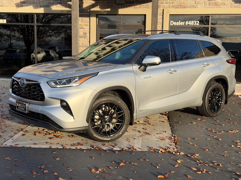2020 Toyota Highlander Hybrid Limited   - Photo 1 - North Logan, UT 84341