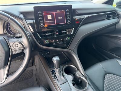 2021 Toyota Camry SE   - Photo 13 - North Logan, UT 84341