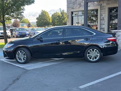 2017 Toyota Camry SE   - Photo 4 - North Logan, UT 84341