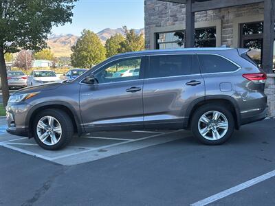 2017 Toyota Highlander Hybrid Limited - Photo 2 - North Logan, UT 84341