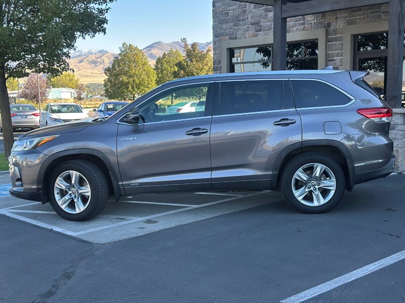 2017 Toyota Highlander Hybrid Limited  
