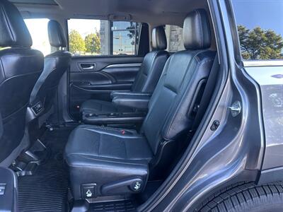 2017 Toyota Highlander Hybrid Limited - Photo 9 - North Logan, UT 84341