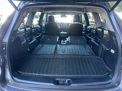 2017 Toyota Highlander Hybrid Limited - Photo 7 - North Logan, UT 84341