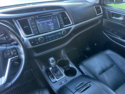 2017 Toyota Highlander Hybrid Limited - Photo 17 - North Logan, UT 84341