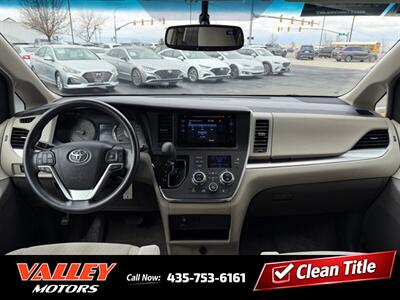 2017 Toyota Sienna LE 8-Passenger   - Photo 11 - North Logan, UT 84341