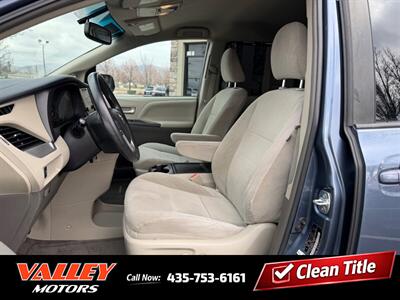 2017 Toyota Sienna LE 8-Passenger   - Photo 12 - North Logan, UT 84341