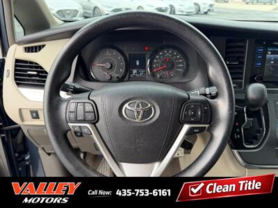 2017 Toyota Sienna LE 8-Passenger   - Photo 13 - North Logan, UT 84341