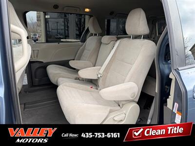 2017 Toyota Sienna LE 8-Passenger   - Photo 7 - North Logan, UT 84341