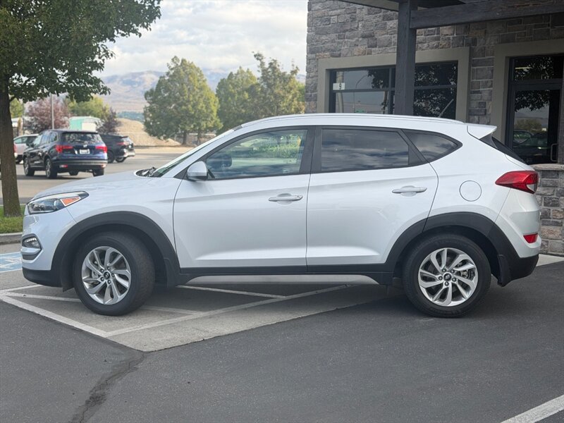 2017 Hyundai TUCSON SE  Popular Pkg