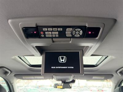 2017 Honda Pilot Touring   - Photo 10 - North Logan, UT 84341
