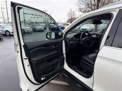 2017 Honda Pilot Touring   - Photo 15 - North Logan, UT 84341