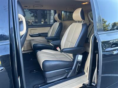 2016 Kia Sedona EX   - Photo 8 - North Logan, UT 84341