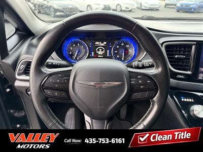 2020 Chrysler Pacifica Touring S Black Noise Pkg   - Photo 14 - North Logan, UT 84341