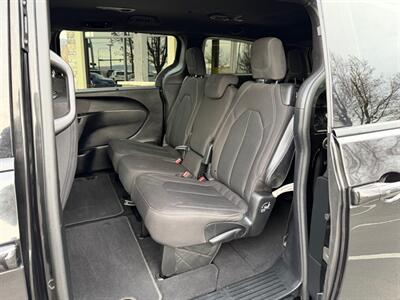 2020 Chrysler Pacifica Touring S Black Noise Pkg   - Photo 8 - North Logan, UT 84341