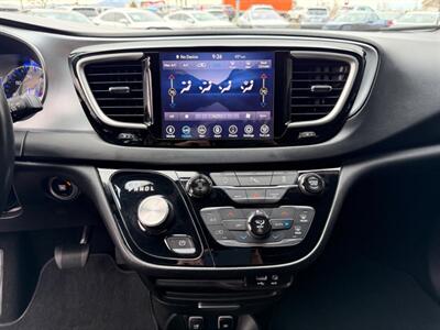 2020 Chrysler Pacifica Touring S Black Noise Pkg   - Photo 16 - North Logan, UT 84341