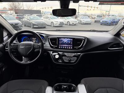 2020 Chrysler Pacifica Touring S Black Noise Pkg   - Photo 13 - North Logan, UT 84341