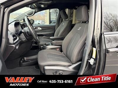 2020 Chrysler Pacifica Touring S Black Noise Pkg   - Photo 12 - North Logan, UT 84341
