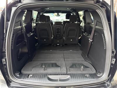 2020 Chrysler Pacifica Touring S Black Noise Pkg   - Photo 6 - North Logan, UT 84341