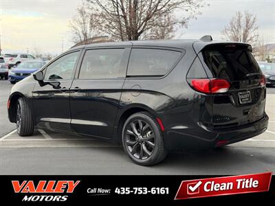 2020 Chrysler Pacifica Touring S Black Noise Pkg   - Photo 3 - North Logan, UT 84341