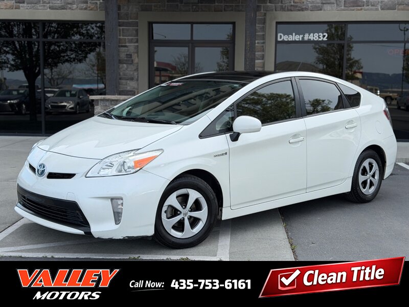 2015 Toyota Prius Three   - Photo 1 - North Logan, UT 84341