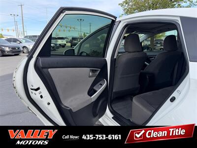 2015 Toyota Prius Three   - Photo 7 - North Logan, UT 84341