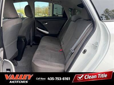 2015 Toyota Prius Three   - Photo 8 - North Logan, UT 84341