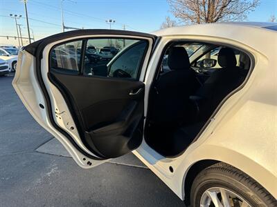 2016 Mazda Mazda3 i Touring   - Photo 6 - North Logan, UT 84341