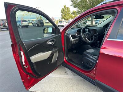 2014 Jeep Cherokee Limited   - Photo 9 - North Logan, UT 84341