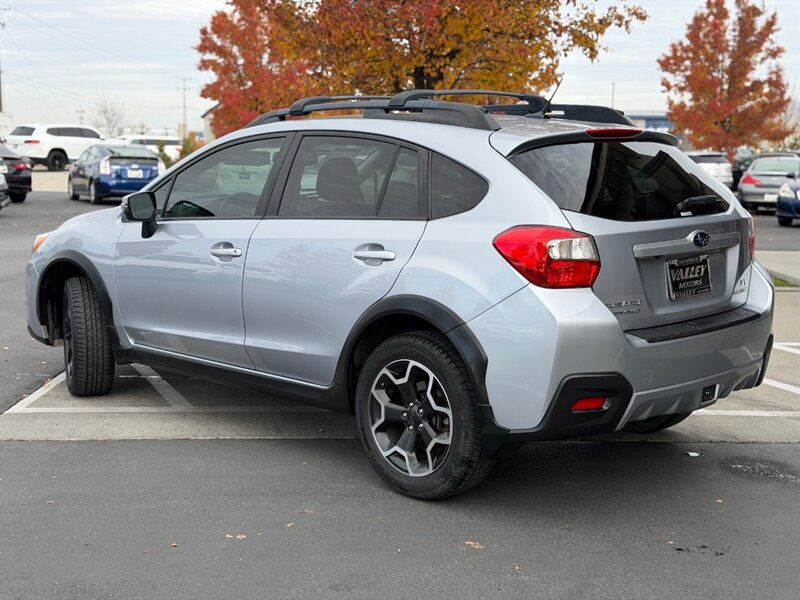 2015 Subaru Crosstrek 2.0i Limited photo 2