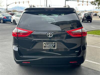 2020 Toyota Sienna XLE 7-Passenger   - Photo 4 - North Logan, UT 84341