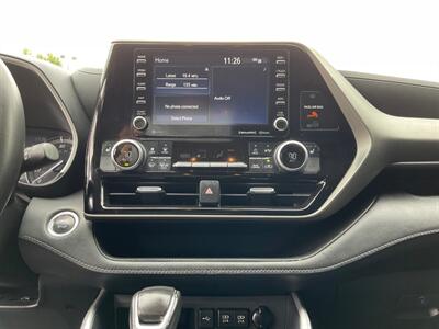 2021 Toyota Highlander XLE   - Photo 18 - North Logan, UT 84341