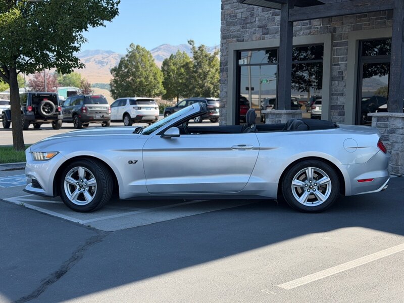 2016 Ford Mustang V6  