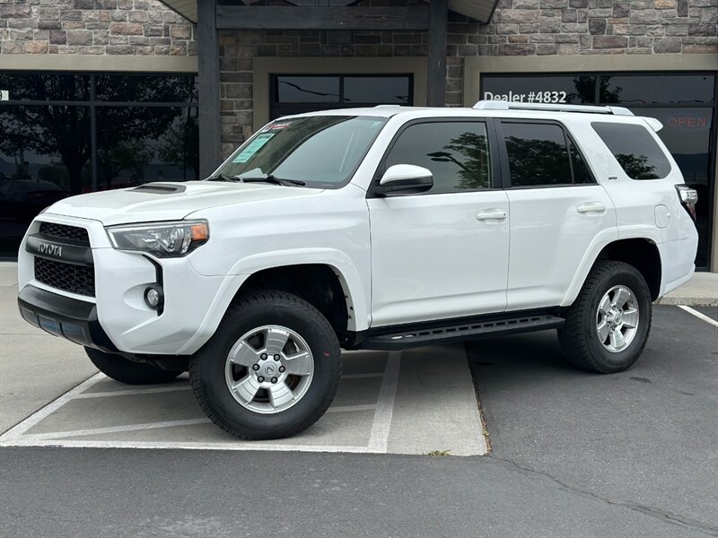 2015 Toyota 4Runner SR5   - Photo 1 - North Logan, UT 84341