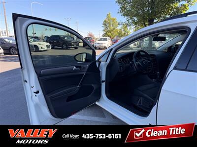 2018 Volkswagen Golf SportWagen TSI SE   - Photo 9 - North Logan, UT 84341