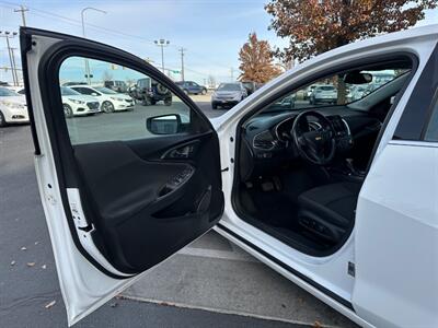 2018 Chevrolet Malibu LT   - Photo 9 - North Logan, UT 84341