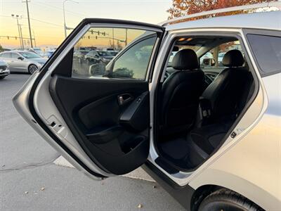 2015 Hyundai TUCSON SE - Photo 5 - North Logan, UT 84341