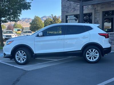 2019 Nissan Rogue Sport S   - Photo 2 - North Logan, UT 84341