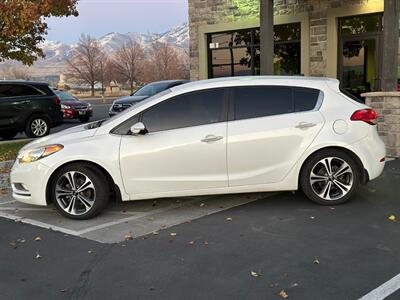 2016 Kia Forte5 EX   - Photo 2 - North Logan, UT 84341