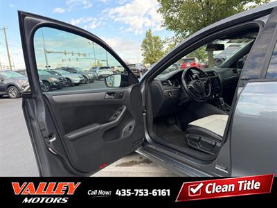 2016 Volkswagen Jetta 1.8T Sport - Photo 8 - North Logan, UT 84341
